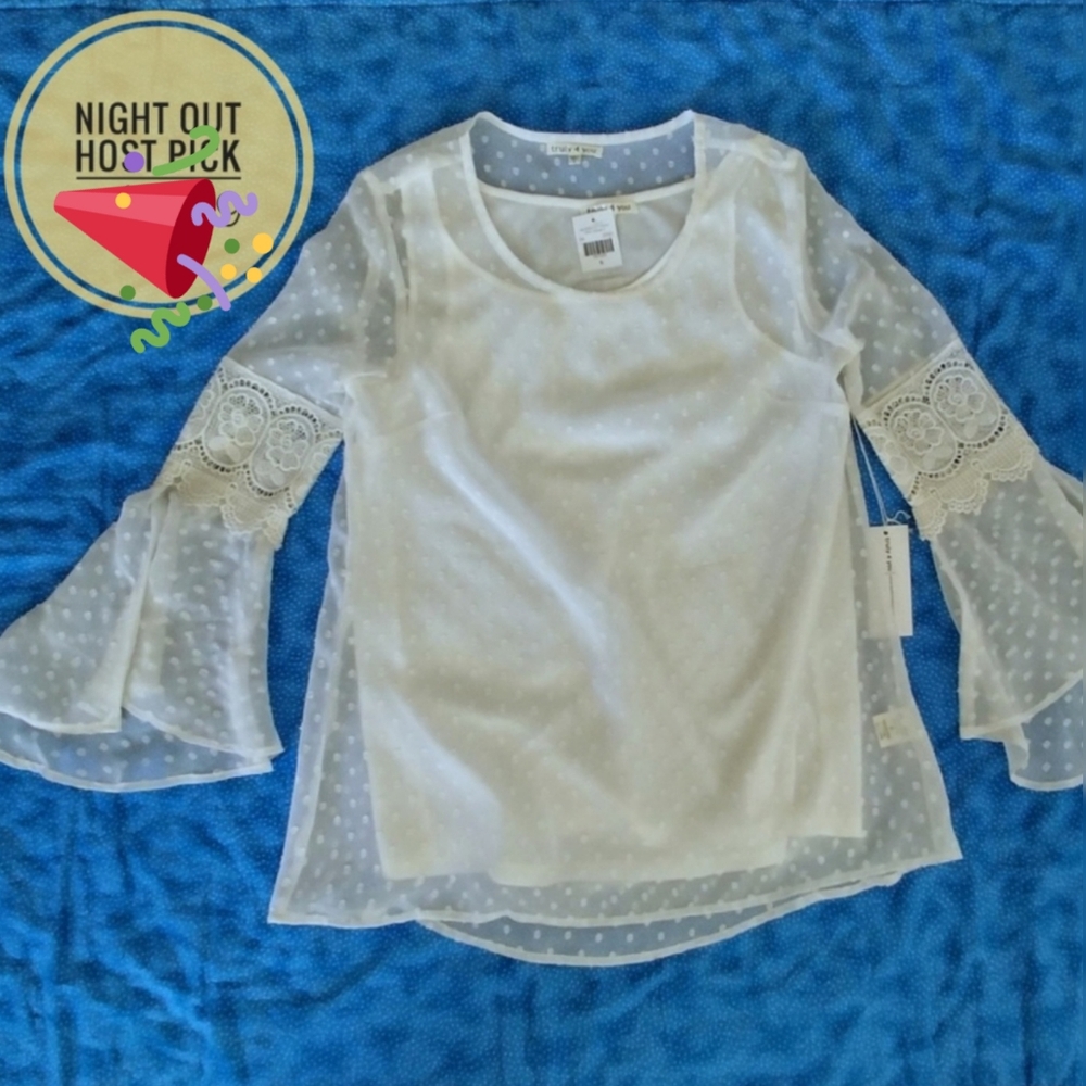 🌺HP🌺 Off-white Chiffon Bell Sleeve Blouse NWT